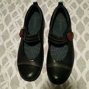 Blace Ecco Mary Janes.